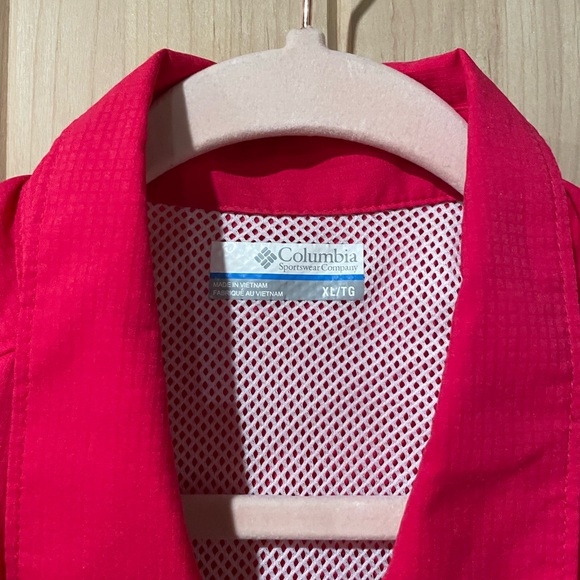 Columbia XL moisture wicking backpacking top. EUC. Bright pink.Rolled LS. - Picture 3 of 5
